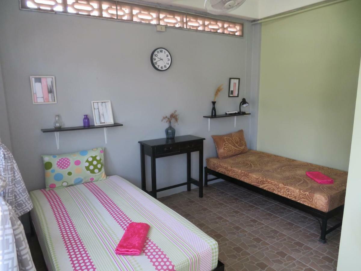 Same Same Guesthouse, Bar & Restaurant (Adults Only) Haad Rin Esterno foto