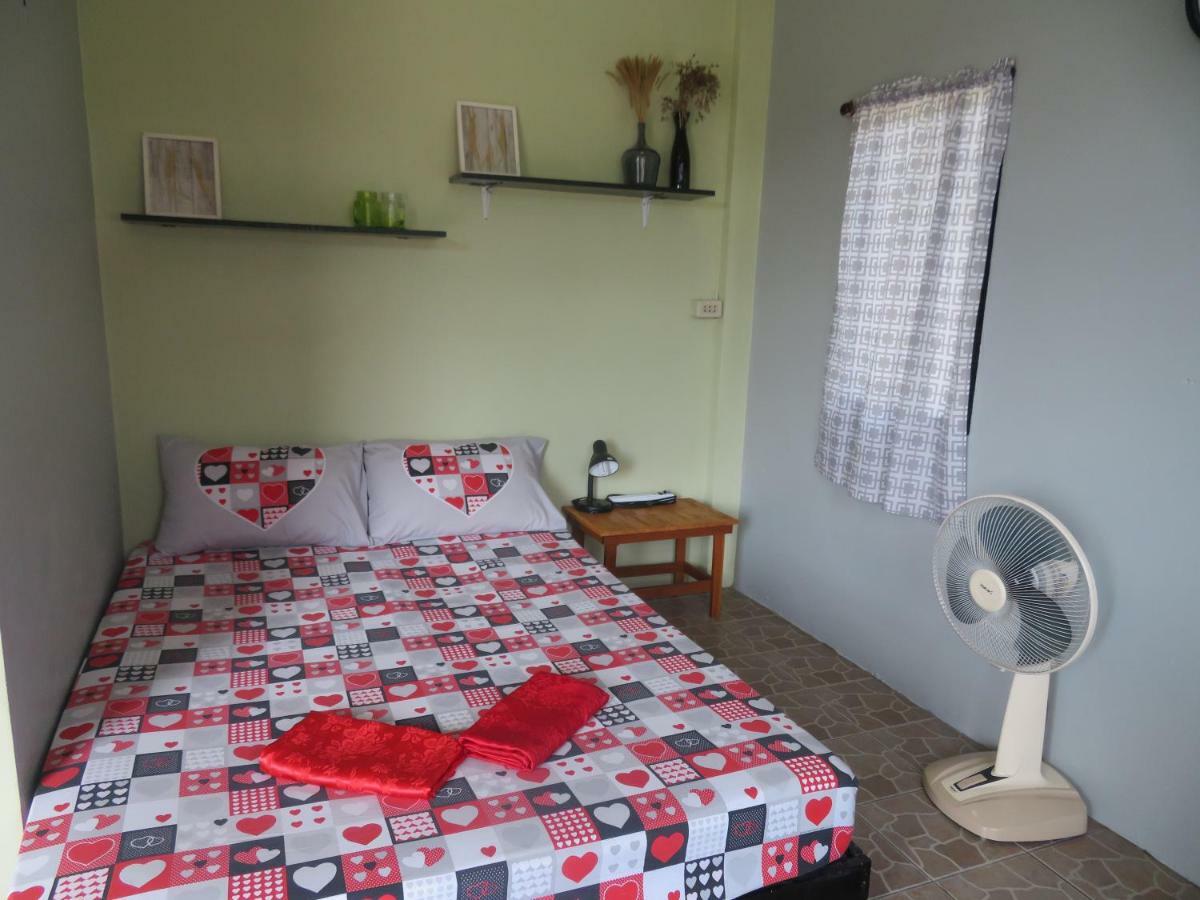 Same Same Guesthouse, Bar & Restaurant (Adults Only) Haad Rin Esterno foto