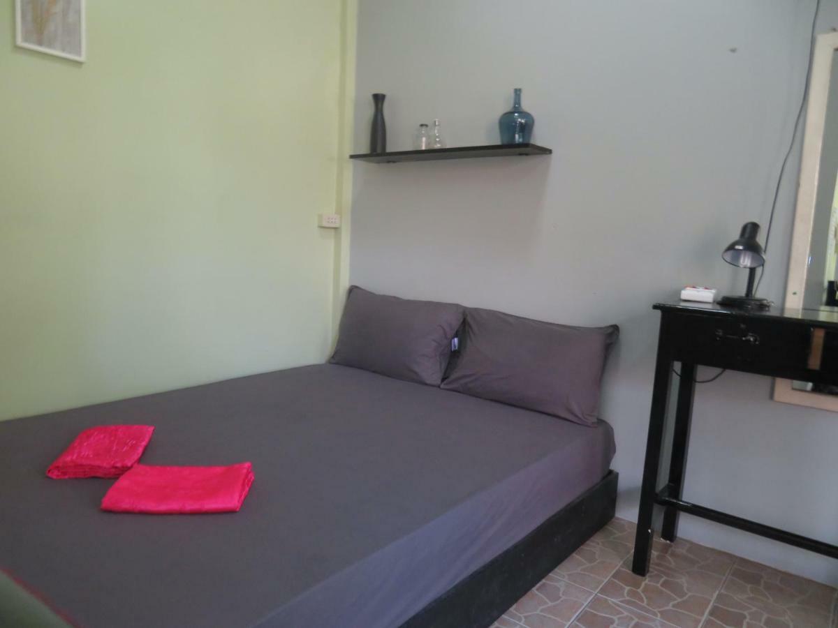 Same Same Guesthouse, Bar & Restaurant (Adults Only) Haad Rin Esterno foto