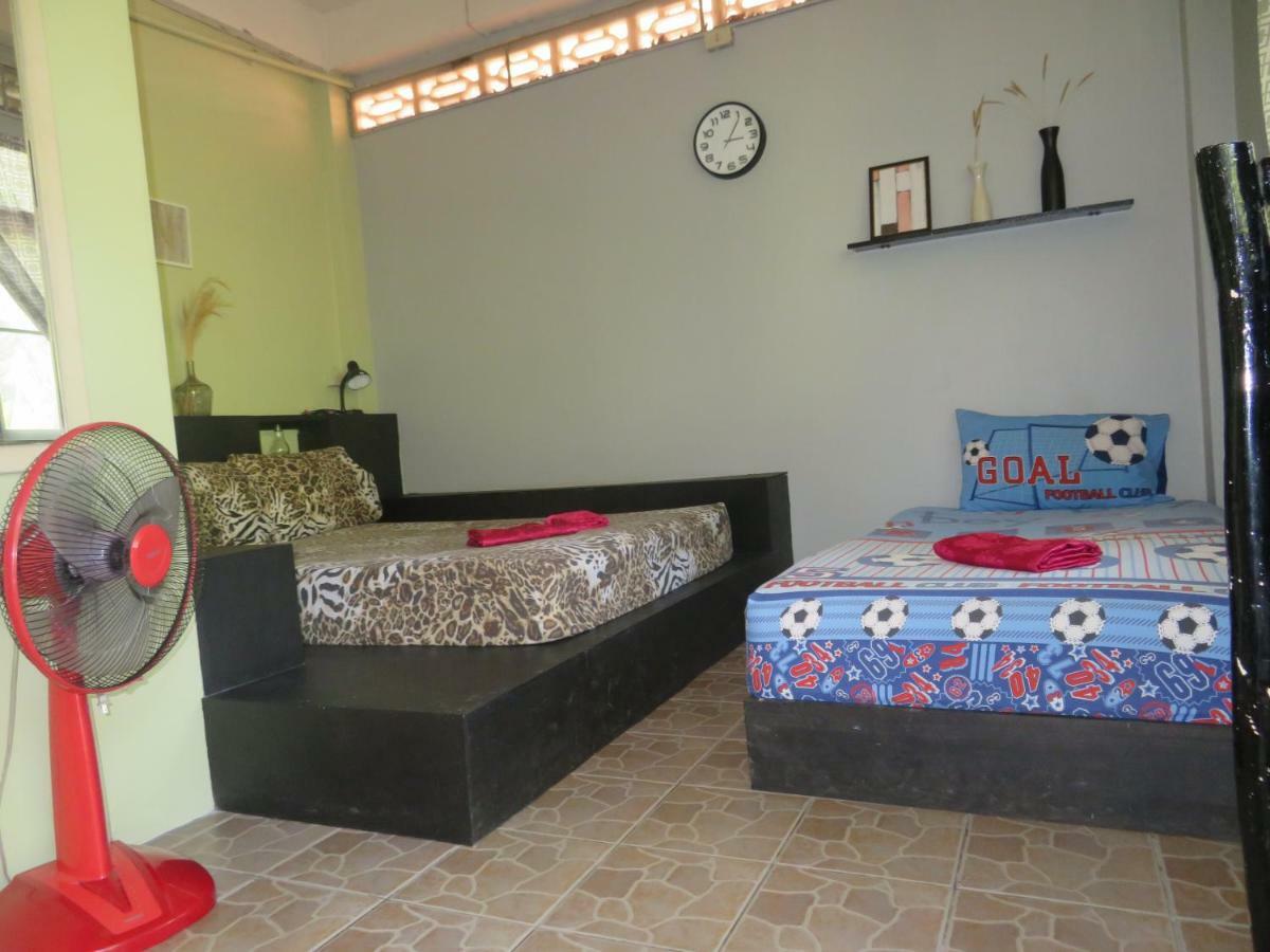 Same Same Guesthouse, Bar & Restaurant (Adults Only) Haad Rin Esterno foto