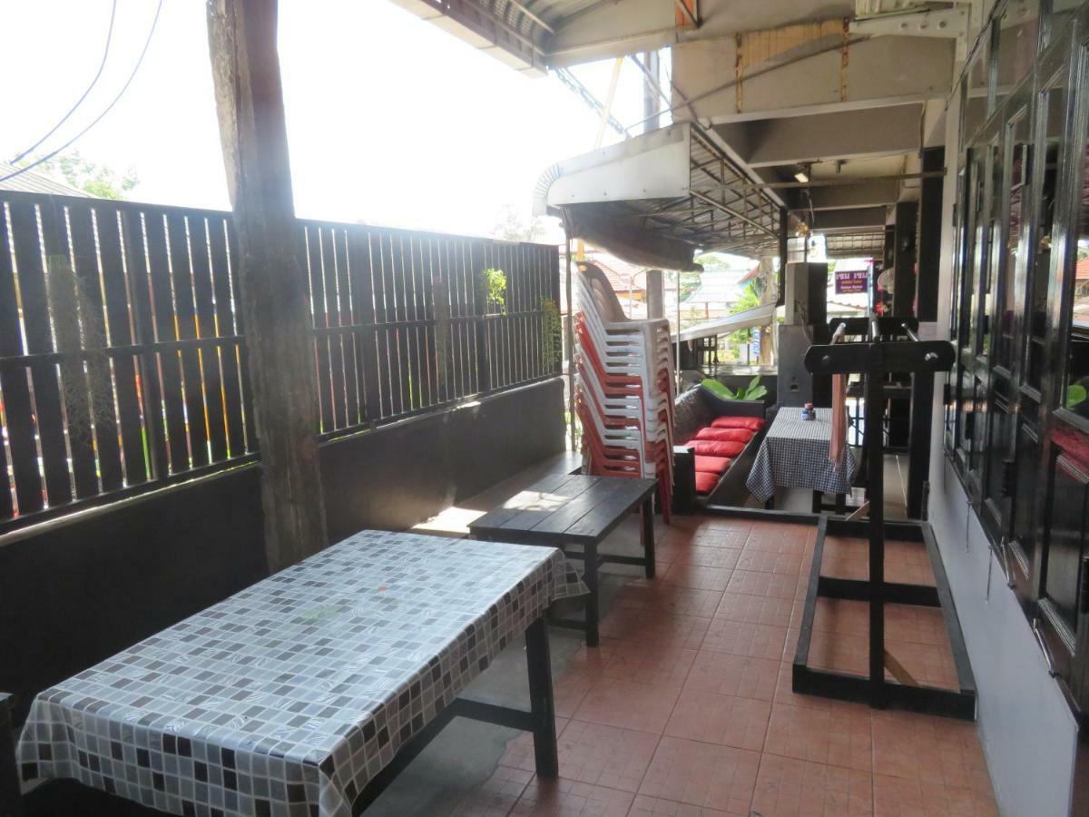 Same Same Guesthouse, Bar & Restaurant (Adults Only) Haad Rin Esterno foto