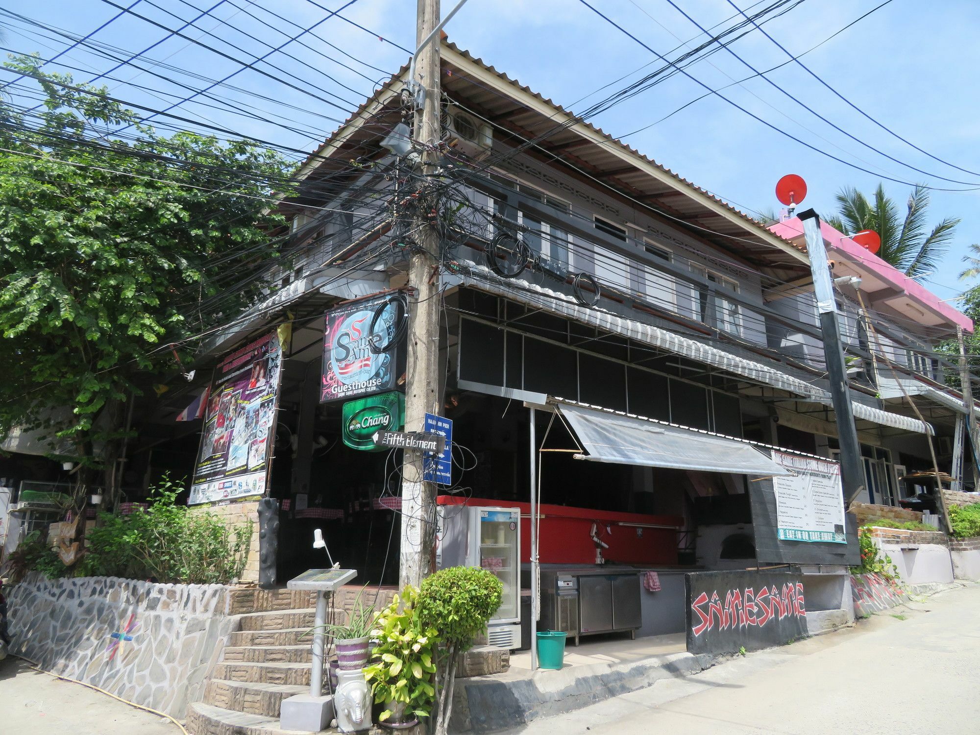 Same Same Guesthouse, Bar & Restaurant (Adults Only) Haad Rin Esterno foto